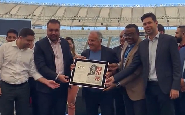 no-maracana,-zico-recebe-homenagem-por-aniversario-de-70-anos