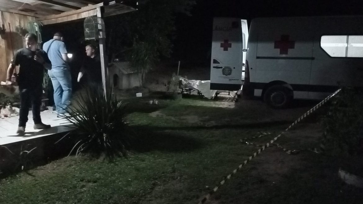 pai-e-filho-de-15-anos-sao-mortos-a-tiros-dentro-de-casa-em-ibarama,-diz-policia