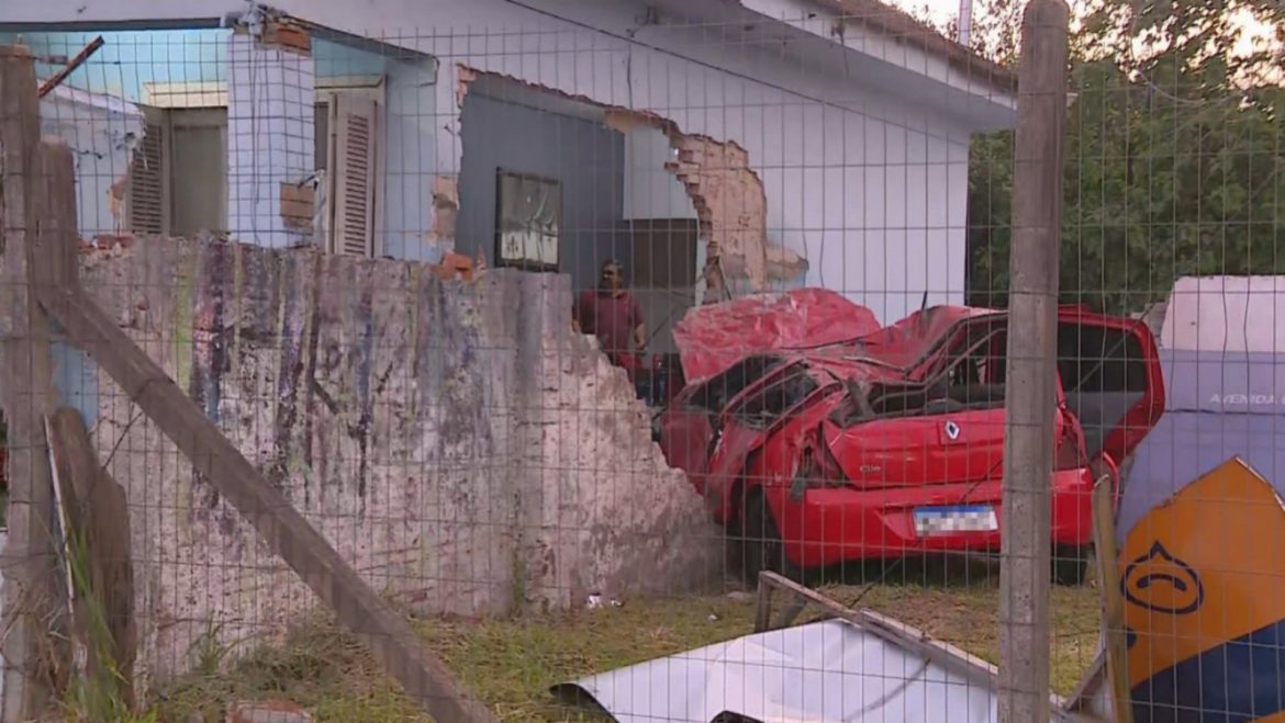 irmas-de-22-e-26-anos-morrem-apos-carro-invadir-casa-em-acidente-em-sao-leopoldo,-diz-prf