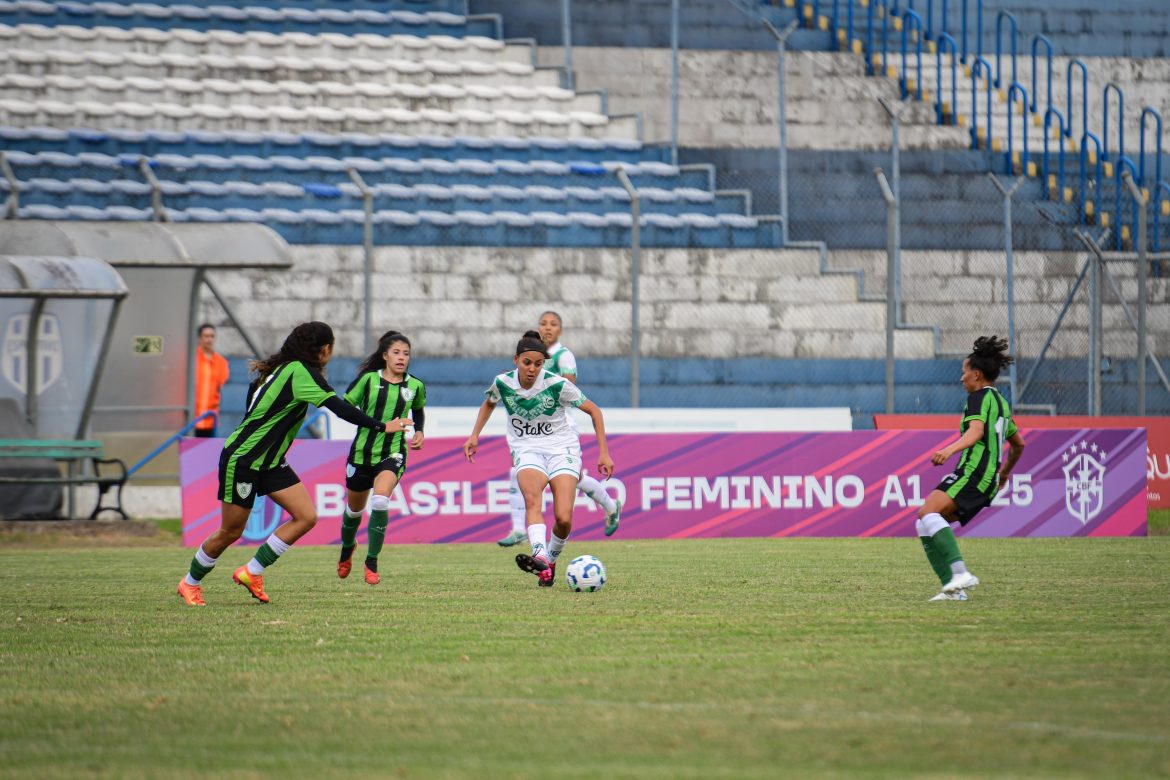 equipe-de-arbitragem-sera-ouvida-sobre-suposto-caso-de-assedio-em-jogo-do-brasileirao-feminino,-diz-delegada