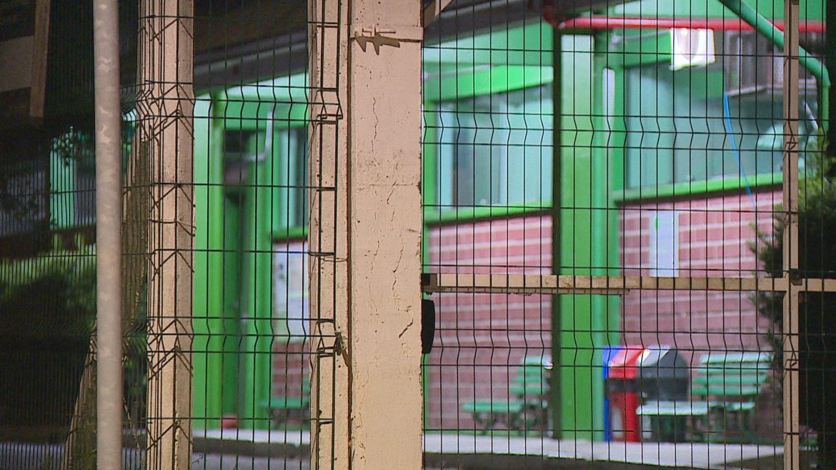 homem-e-preso-por-suspeita-de-envenenar-com-soda-caustica-agua-de-bebedouros-de-empresa-no-rs