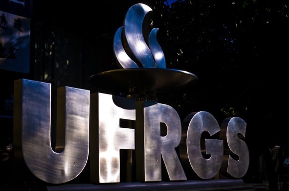 ufrgs-divulga-lista-de-leituras-obrigatorias-para-o-vestibular-2026;-confira