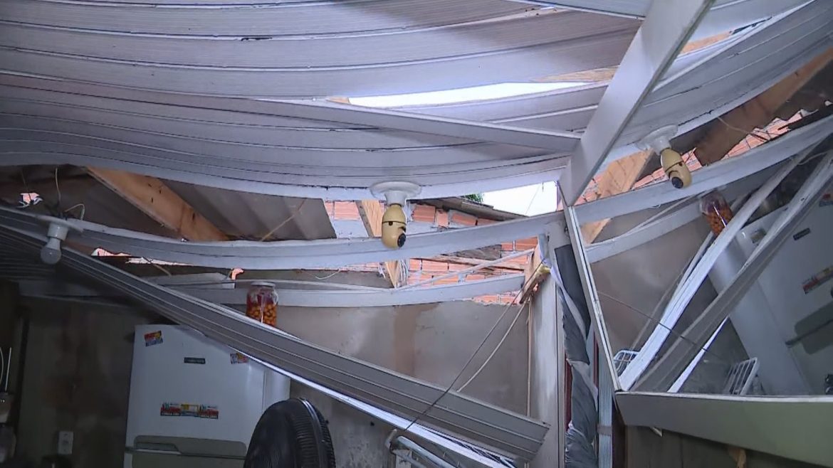 eldorado-do-sul-tem-moradores-fora-de-casa-e-aulas-suspensas-apos-temporal-com-ventos-de-100-km/h