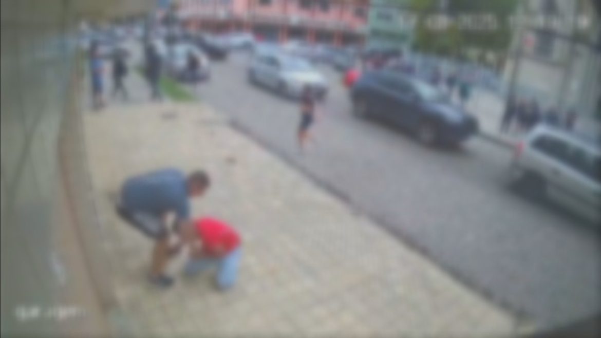 pm-que-agrediu-adolescente-em-frente-a-escola-no-rs-e-denunciado-pelo-mp