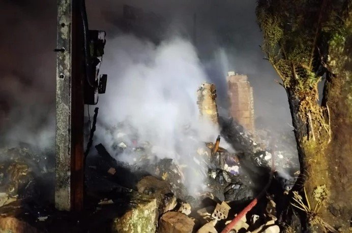 neto-e-preso-suspeito-de-incendiar-casa-e-matar-avo-de-92-anos-no-rs,-diz-policia;-idoso-foi-encontrado-carbonizado