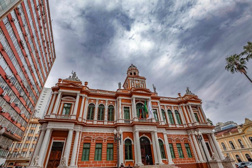 feriadao-de-pascoa-e-tiradentes:-veja-o-que-abre-e-o-que-fecha-em-porto-alegre