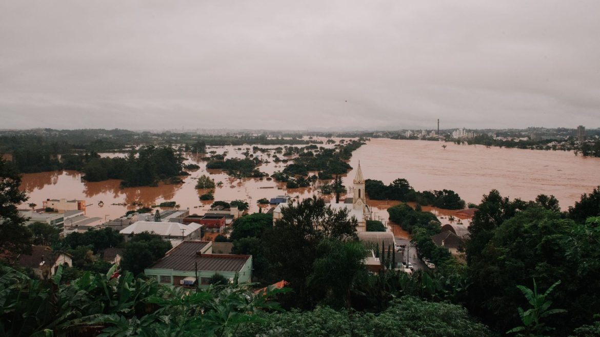 eventos-do-seculo-em-decadas:-entenda-a-nova-frequencia-dos-desastres-climaticos-no-rs