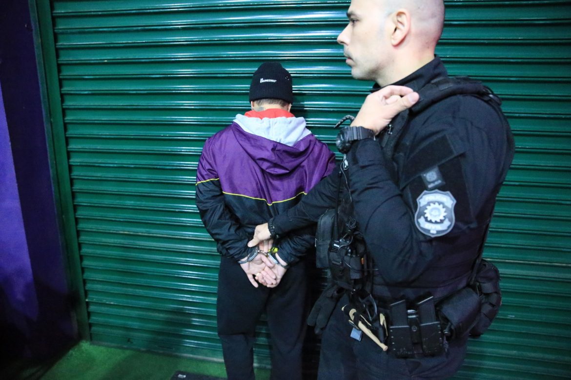 seis-sao-presos-em-operacao-contra-tortura-e-abuso-sexual-de-menores-no-rs;-vitimas-tem-entre-quatro-e-14-anos,-diz-policia