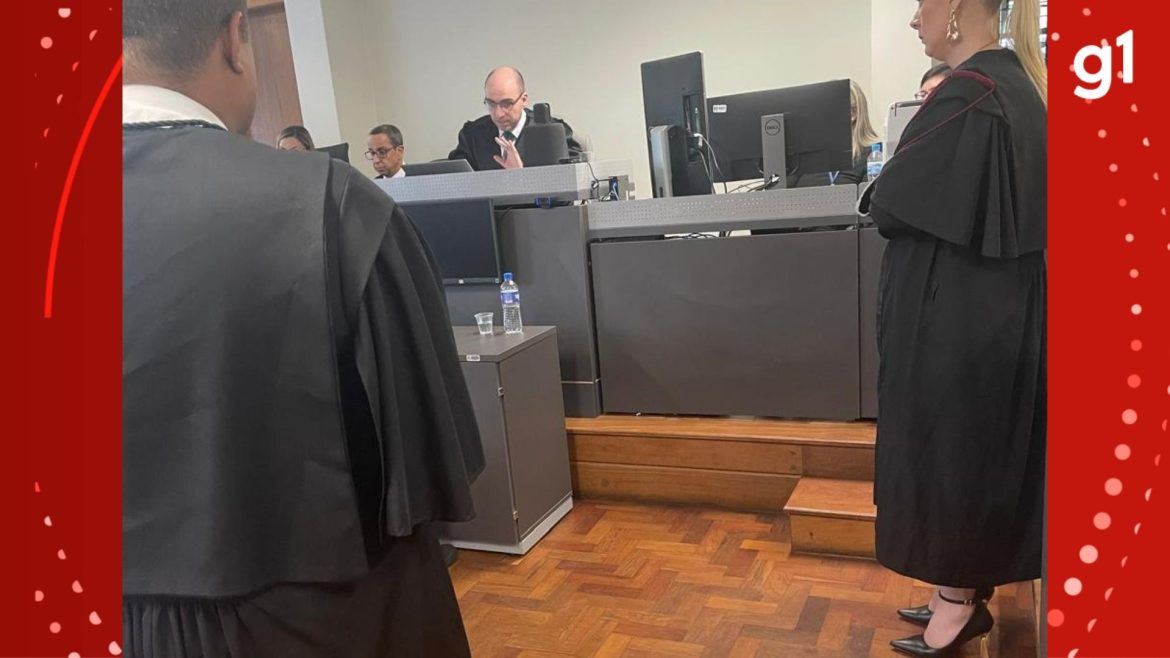 pai-acusado-de-matar-4-filhos-fica-em-silencio-durante-juri-em-alvorada