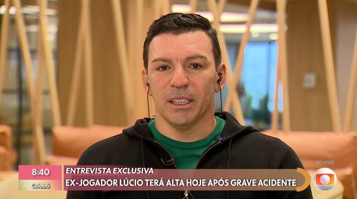 ‘foi-uma-segunda-chance-que-deus-me-deu’,-diz-ex-zagueiro-lucio-ao-receber-alta-de-hospital-no-rs-apos-acidente-com-lareira-ecologica