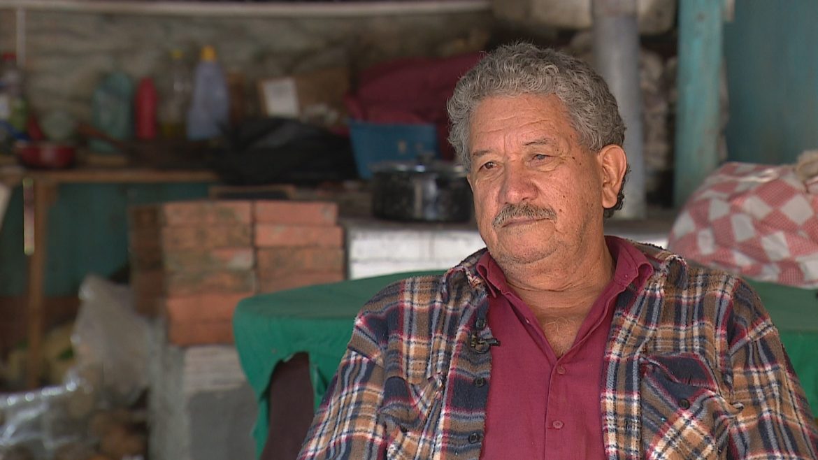 apos-ser-enganado-por-telemarketing-e-ter-descontos-na-aposentadoria,-idoso-do-rs-precisa-da-ajuda-do-filho-e-de-amigos-para-sobreviver