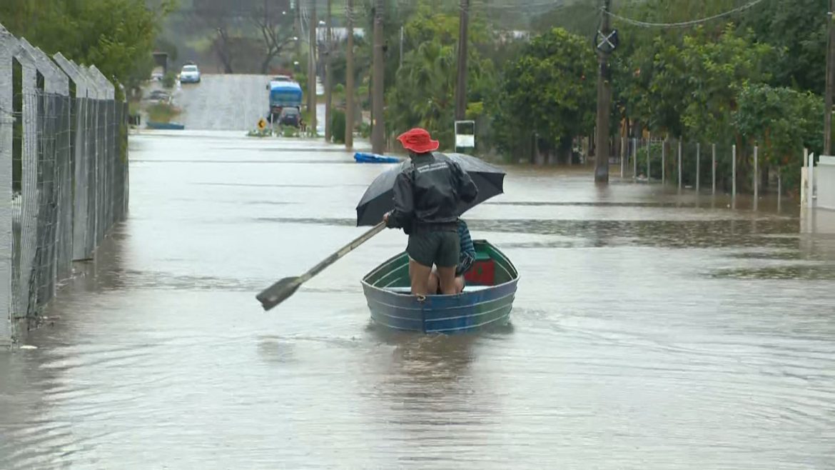 ‘nada-parecido-com-o-cenario-de-2024’,-diz-especialista-sobre-fortes-chuvas-no-rs;-entenda-por-que-e-diferente