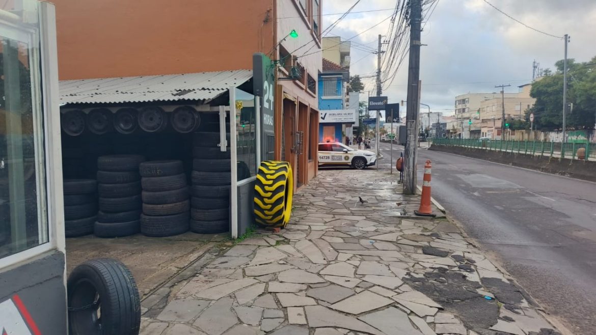funcionario-de-borracharia-mata-colega-com-golpes-de-marreta-em-porto-alegre,-diz-policia