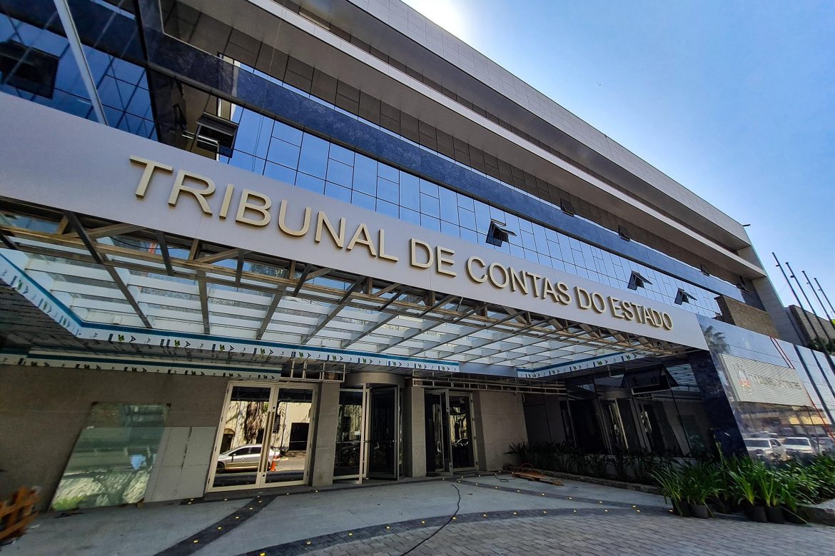 publicado-edital-de-concurso-para-o-tce-rs-com-45-vagas-e-salarios-de-ate-r$-20,5-mil