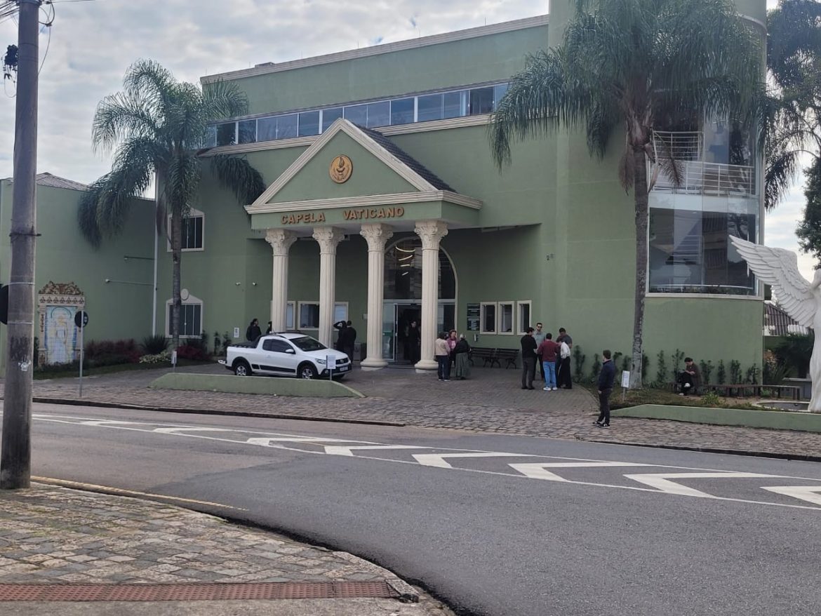 corpo-de-menina-paranaense-que-morreu-em-canion-no-rs-e-velado-neste-sabado-(12),-em-curitiba