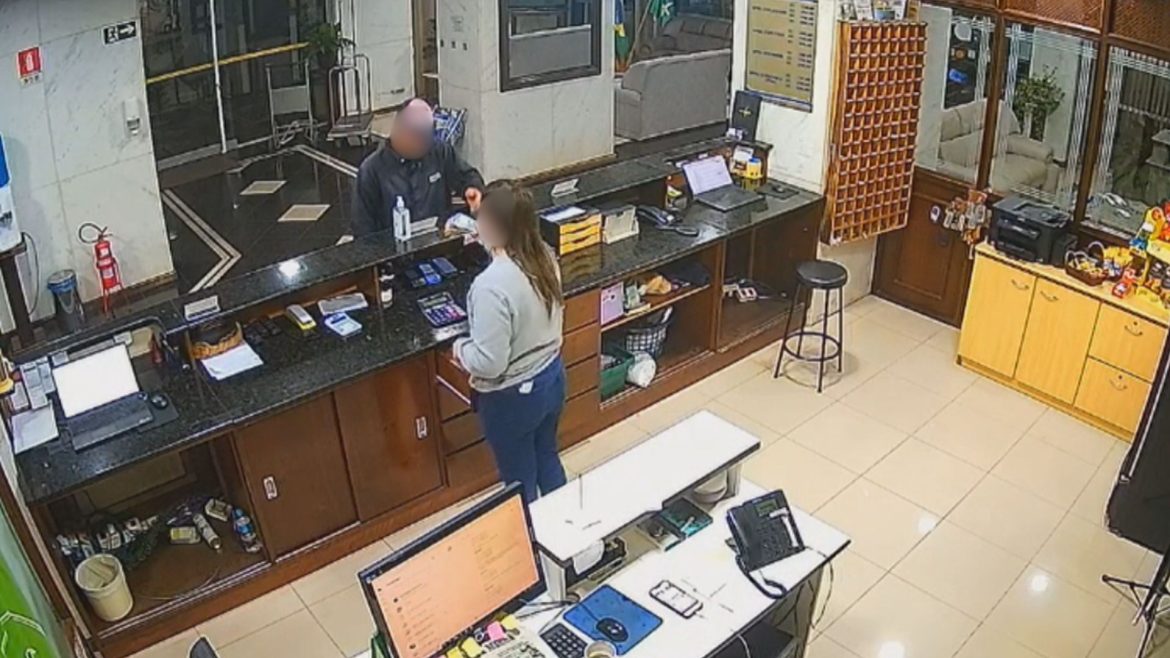 video:-homem-entra-em-hotel,-assalta-funcionaria-e-foge-com-mais-de-r$-1,1-mil
