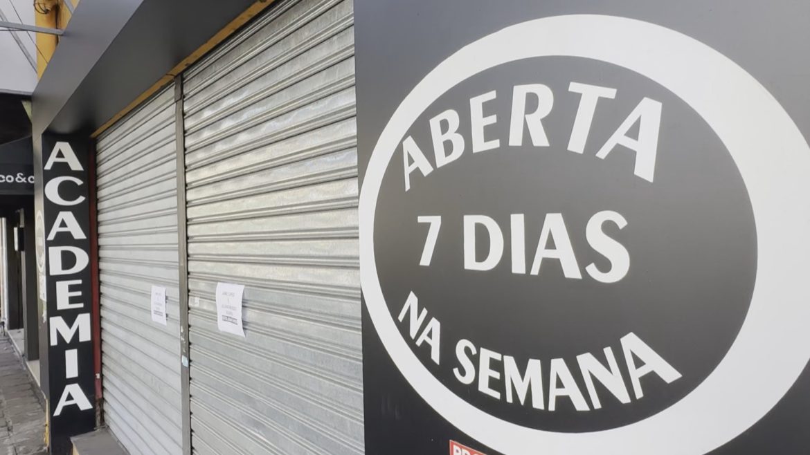 academia-fecha-sem-aviso-em-porto-alegre-e-mais-de-100-alunos-registram-boletim-de-ocorrencia