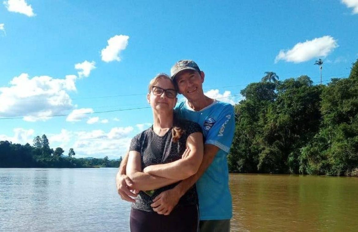 casal-encontrado-sem-vida-no-rio-taquari-nao-costumava-dirigir-nas-estradas-da-regiao,-diz-delegado