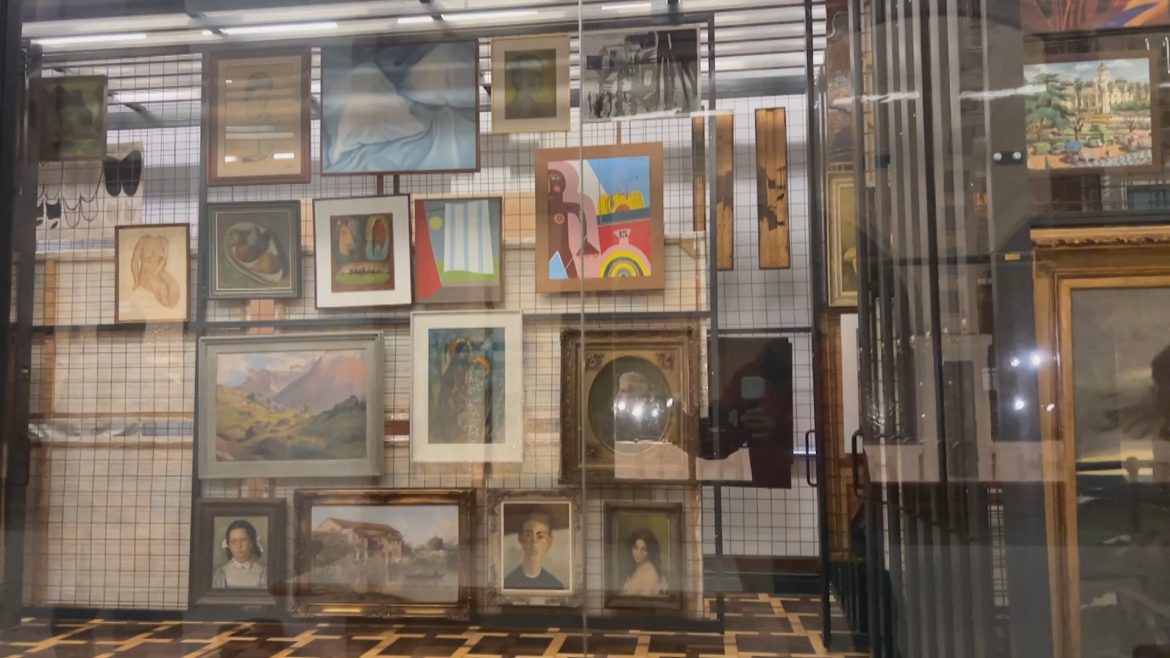 um-ano-apos-inundacao,-acervo-do-margs-ganha-novo-espaco;-video