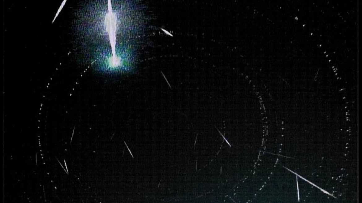 video:-meteoro-de-brilho-intenso-e-registrado-por-observatorio-no-rs