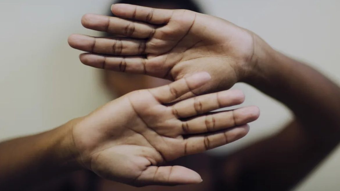 como-denunciar-violencia-contra-a-mulher-no-rs:-veja-servicos-nas-principais-cidades-do-estado