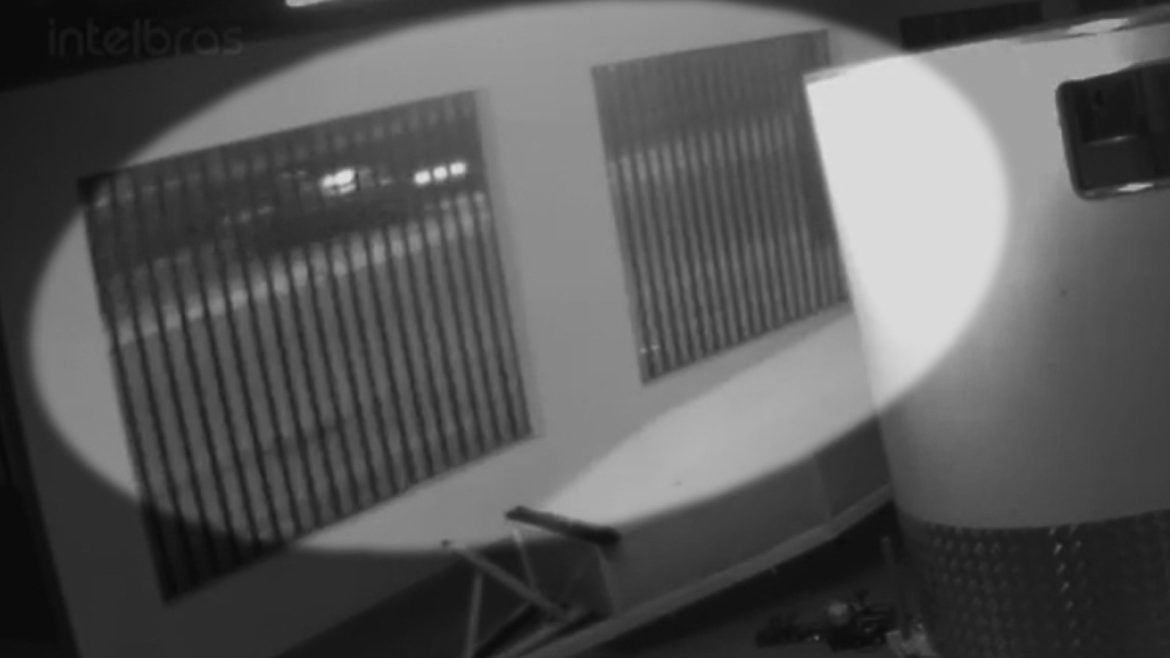 video-mostra-faisca-saindo-de-carro-na-br-116-antes-de-acidente-que-matou-tres-militares-no-rs