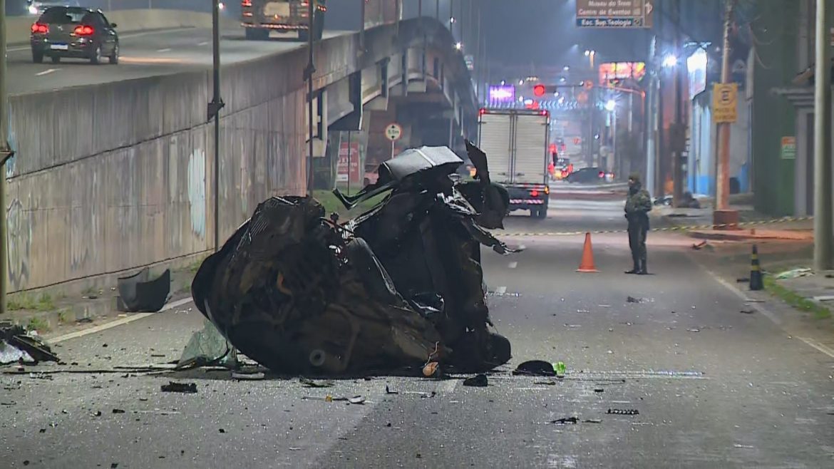 tres-militares-com-idades-entre-18-e-19-anos-morrem-em-acidente-de-carro-na-br-116-em-sao-leopoldo