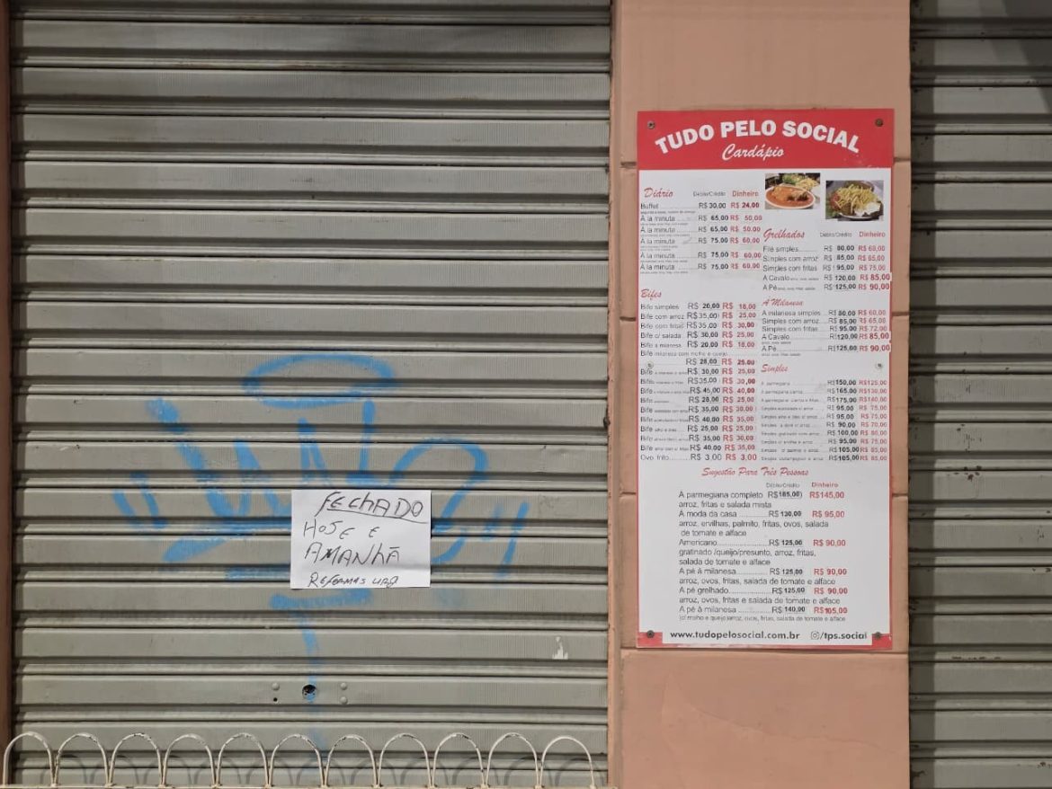 famoso-por-a-la-minuta,-tradicional-restaurante-de-porto-alegre-e-interditado-e-tem-385-kg-de-alimentos-improprios-descartados