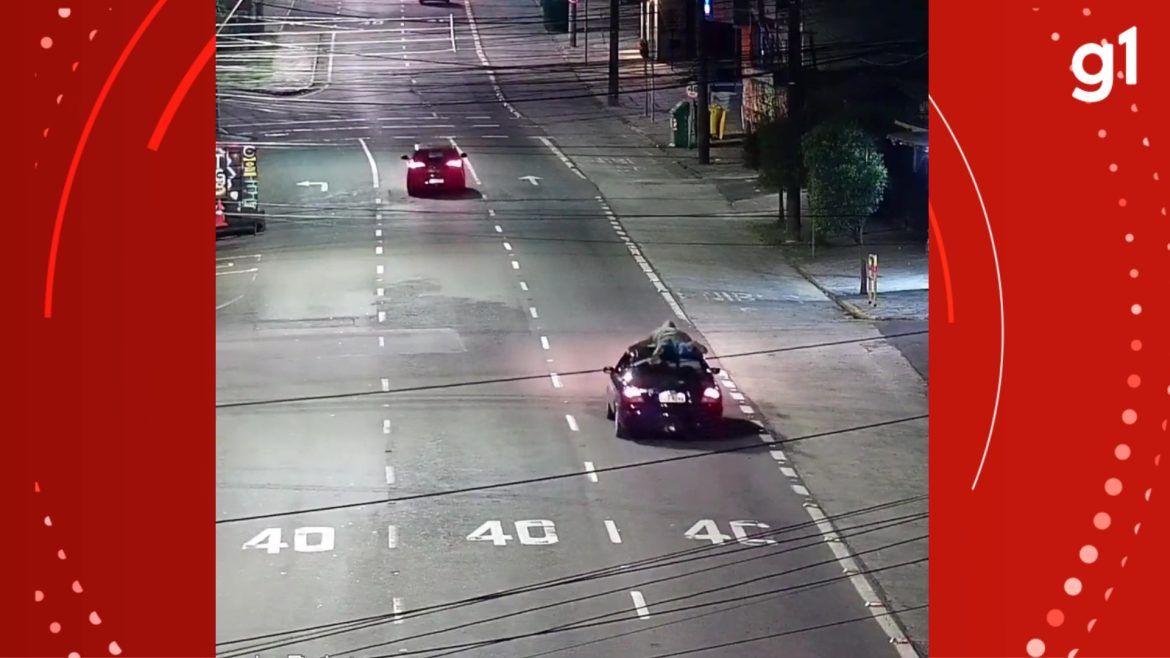 veja:-camera-flagra-homem-em-cima-do-teto-de-carro-em-movimento-na-serra-do-rs