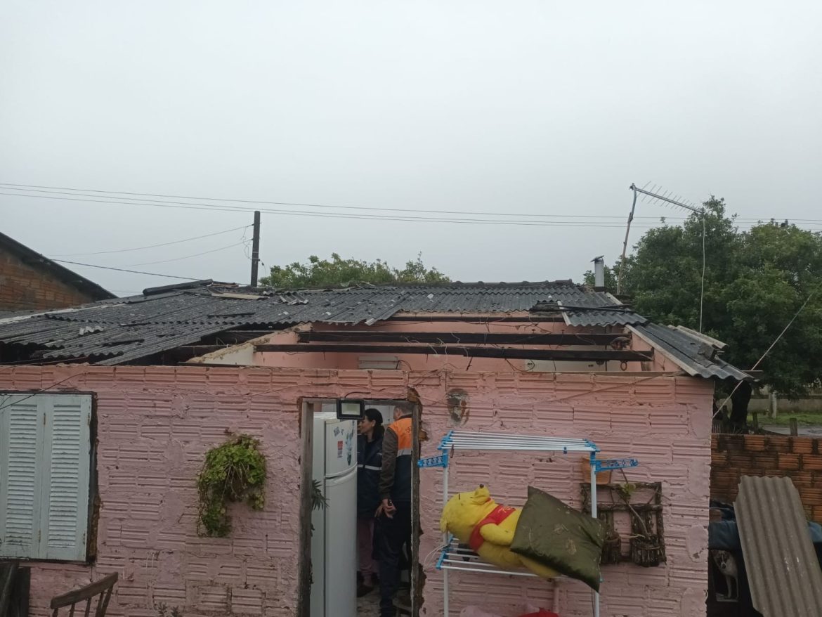 observatorio-registra-a-queda-de-mais-de-2,5-mil-raios-em-24-horas-na-regiao-central-do-rs;-video