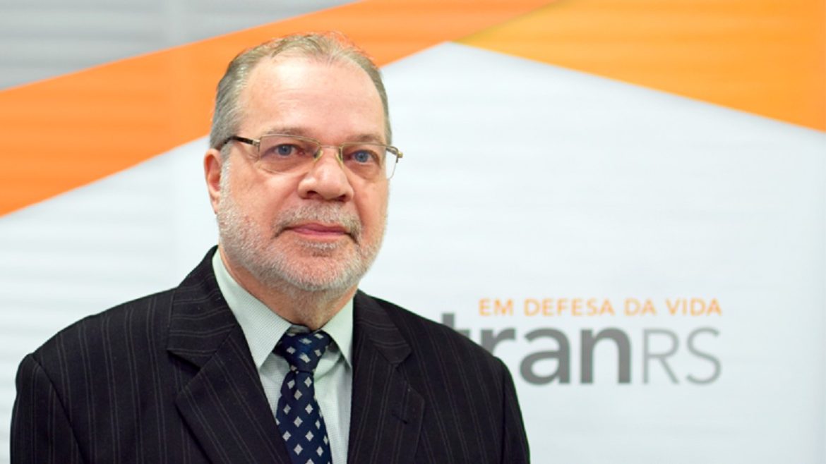 diretor-geral-do-detranrs,-edir-pedro-domeneghini-morre-apos-sofrer-infarto-em-gabinete