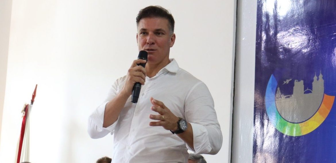 ex-prefeito-de-bage-e-condenado-por-nomeacao-de-ex-mulher-como-funcionaria-fantasma-em-posto-de-saude