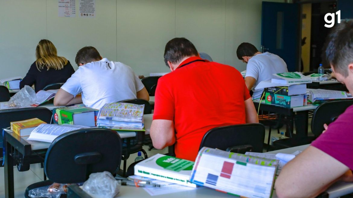 prefeitura-de-porto-alegre-abre-concurso-com-salarios-que-podem-passar-de-r$-12-mil