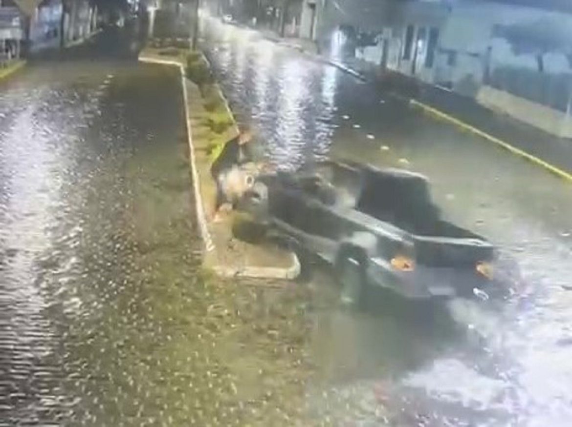 video:-homem-atropela-ex-companheira-apos-discussao-no-rs-e-policia-investiga-tentativa-de-feminicidio