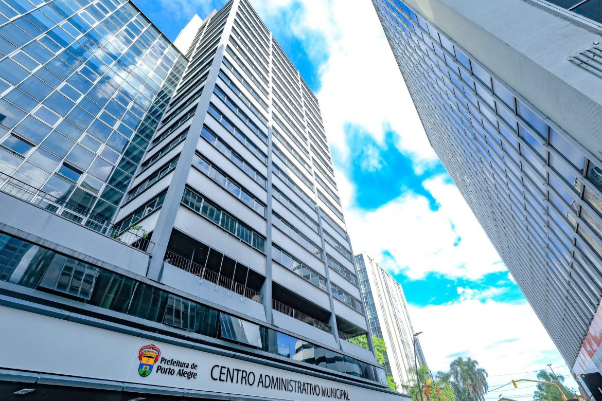 pente-fino-em-licencas-medicas-revela-que-motorista-afastado-atuava-em-app-e-outros-servidores-‘ganhavam-salario’-fora-do-cargo-em-porto-alegre