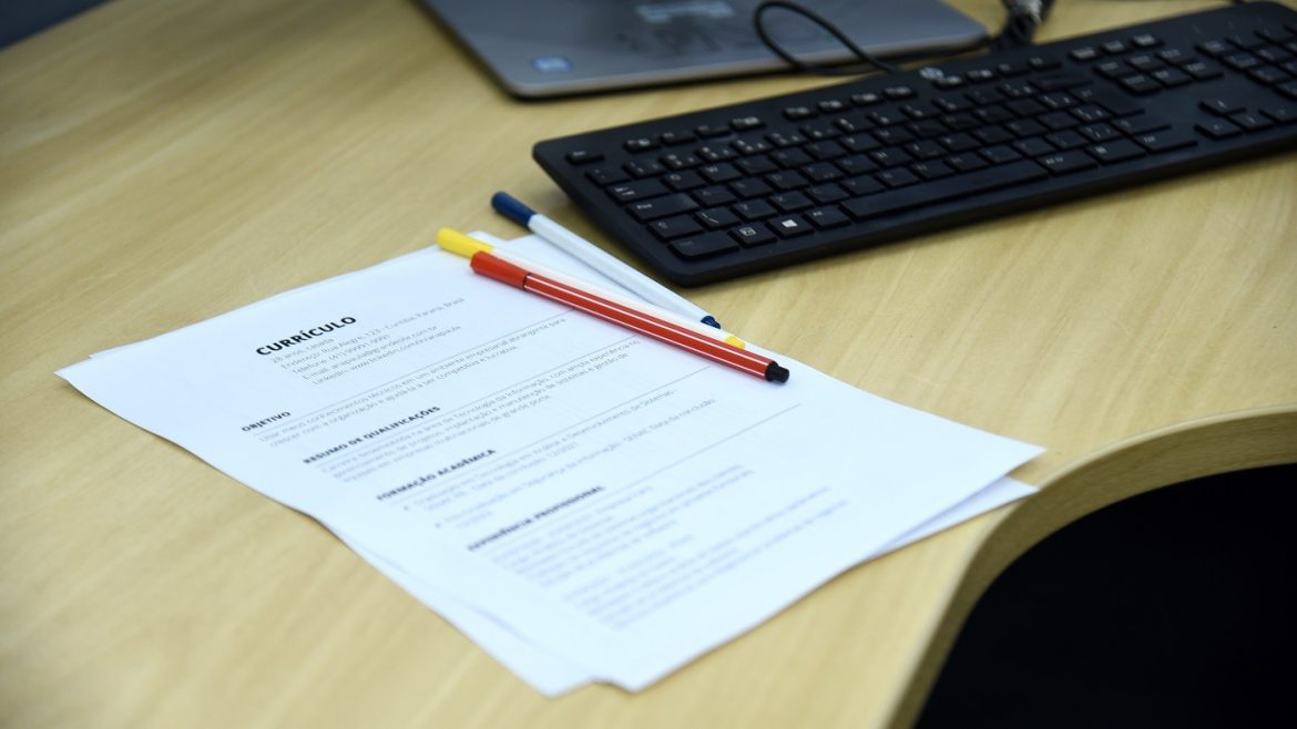 inteligencia-artificial-pode-ajudar-(ou-atrapalhar)-na-hora-de-buscar-emprego;-especialistas-dao-dicas-para-montar-um-bom-curriculo
