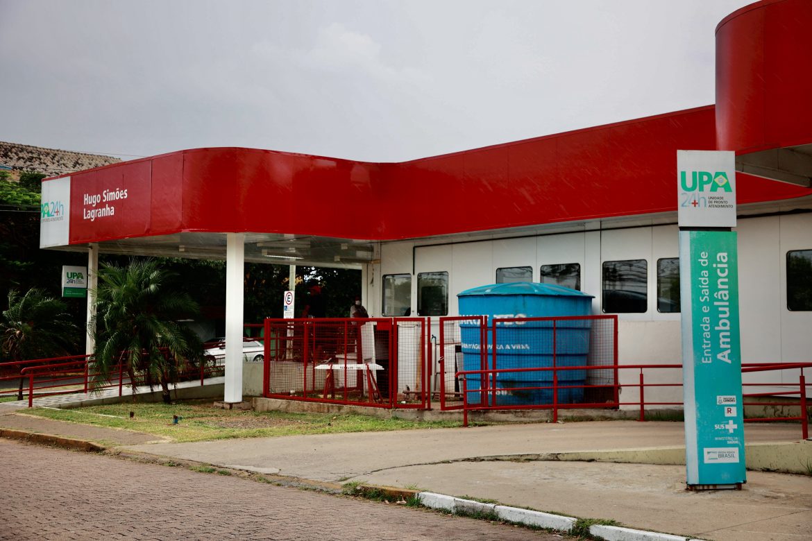 medico-estrangeiro-e-afastado-por-suspeita-de-trabalhar-sem-registro-no-brasil-em-upa-de-canoas,-diz-sindicato