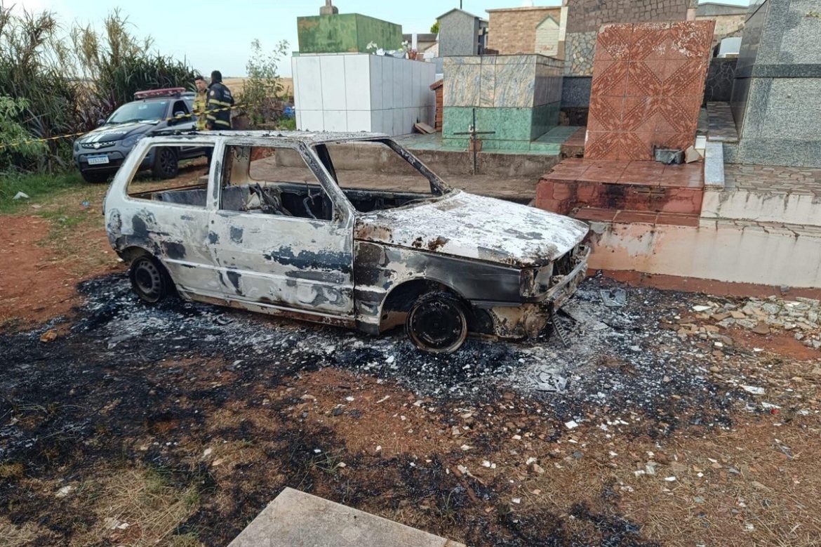 corpo-de-mulher-e-encontrado-carbonizado-dentro-de-carro-em-cemiterio-no-rs