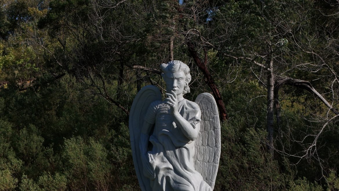 como-polemica-sobre-estatua-em-templo-fez-crescer-numero-de-seguidores-de-lucifer-no-rs