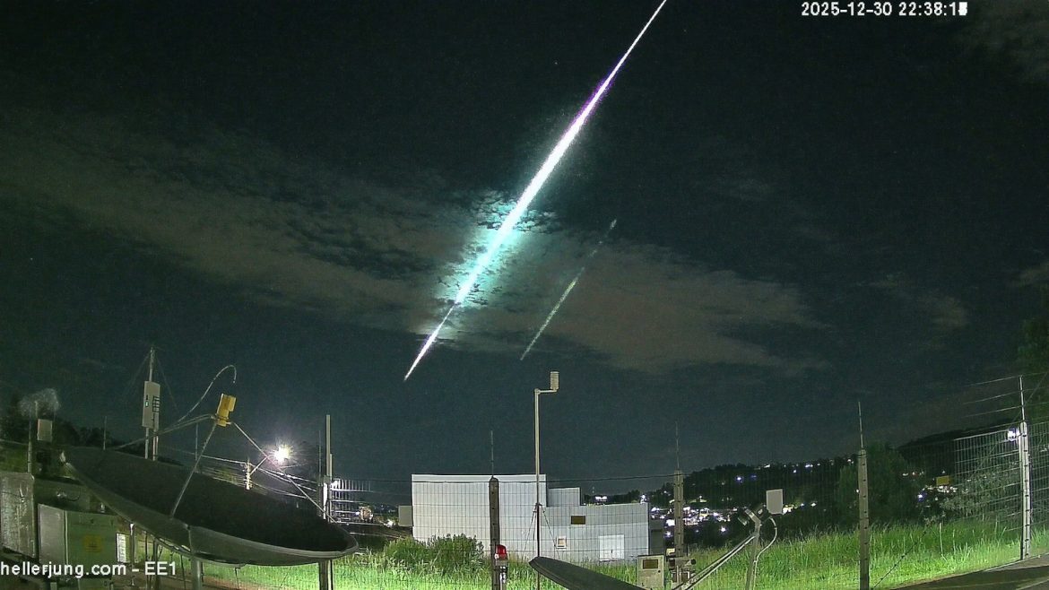 video:-meteoro-de-brilho-intenso-e-registrado-por-observatorio-no-rs