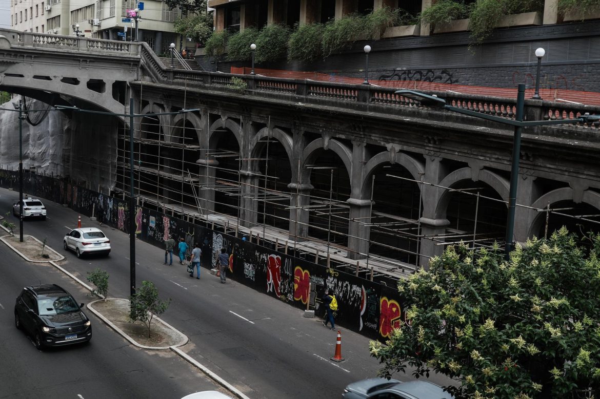 prefeitura-de-porto-alegre-descobre-‘competicao’-com-premio-em-dinheiro-para-pichar-viaduto-historico
