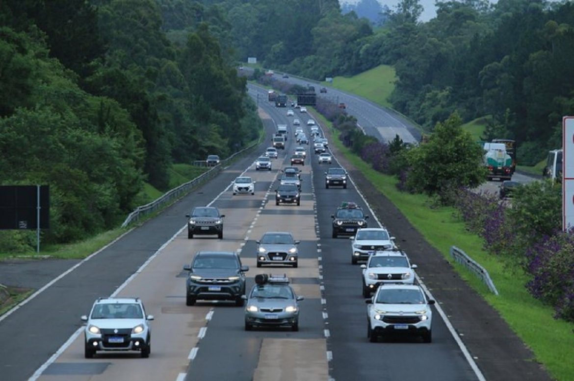 vai-pegar-estrada-nas-ferias?-veja-quais-revisoes-do-carro-podem-ser-feitas-em-casa-e-saiba-quando-buscar-ajuda