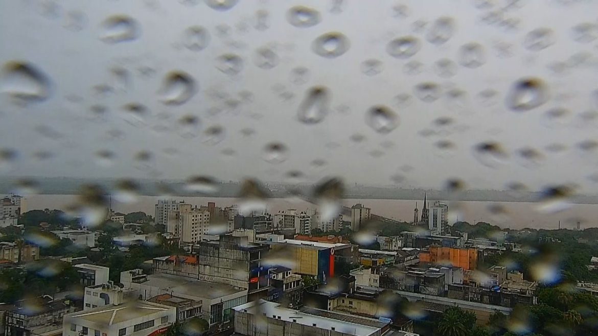 em-meio-a-calorao,-rs-tem-risco-de-temporal-e-vento-intenso-ainda-neste-sabado