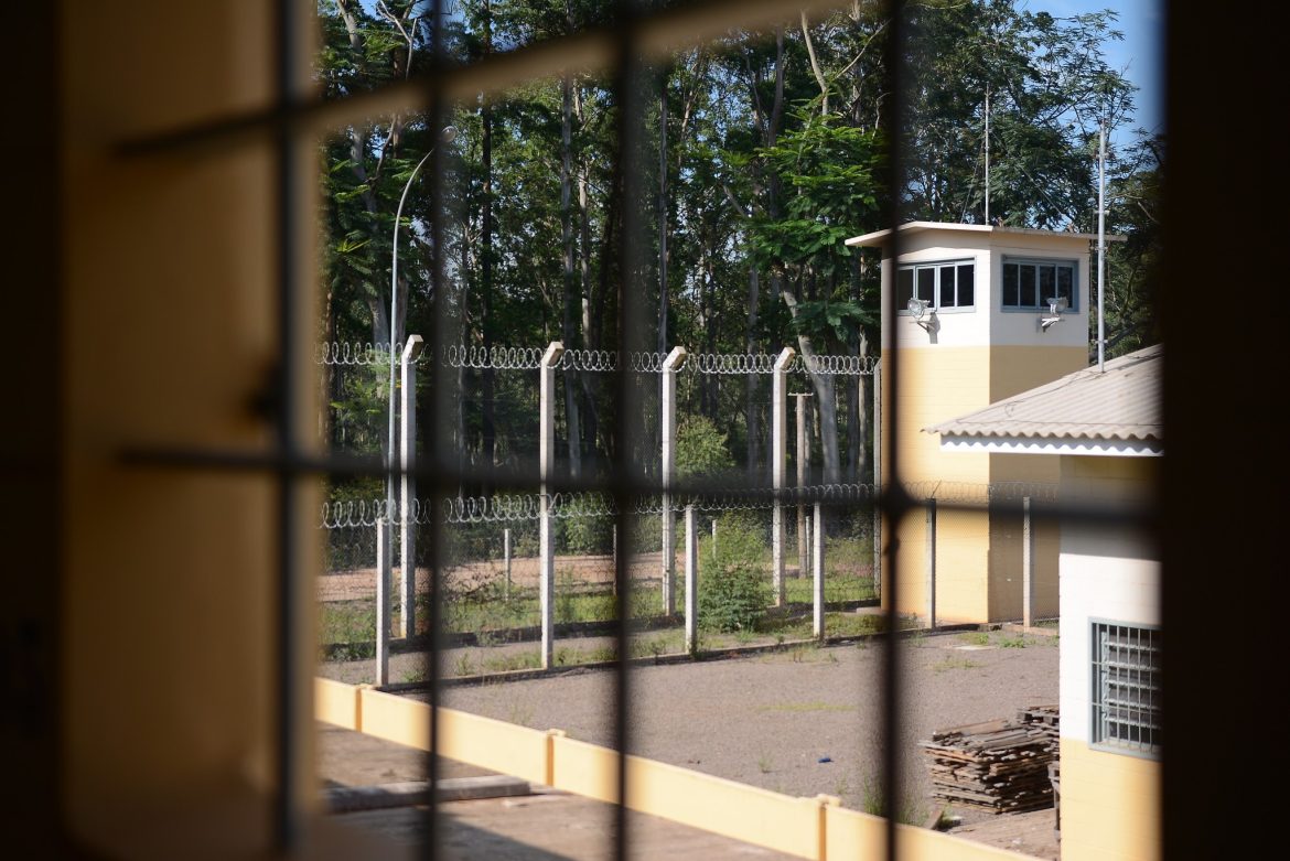 apos-‘saidinhas’-de-fim-de-ano,-35-presos-nao-voltam-as-cadeias-no-rs,-afirma-policia-penal