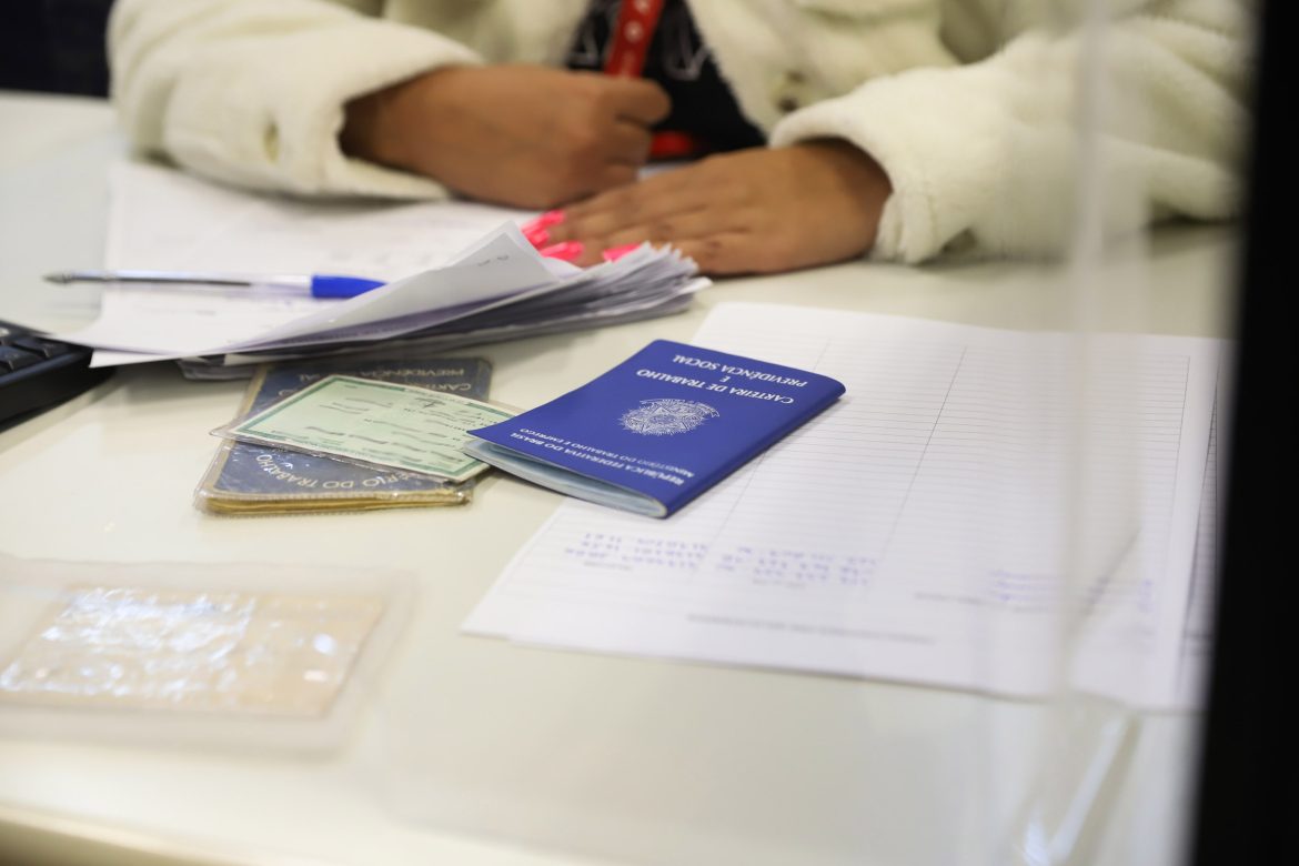 golpe-do-falso-emprego:-criminosos-se-passam-por-recrutadores-para-tirar-dinheiro-de-vitimas-no-rs