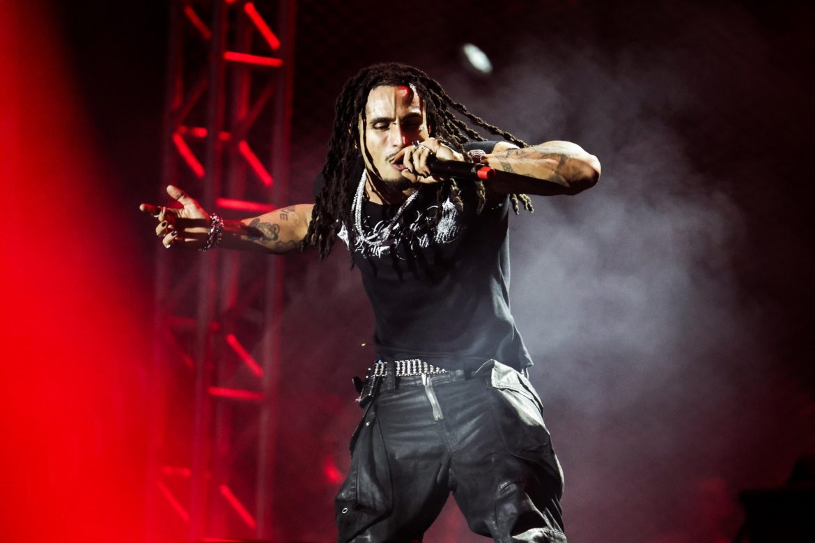 matue-vira-entidade:-x-gigante-e-um-publico-euforico-no-planeta-atlantida-2026