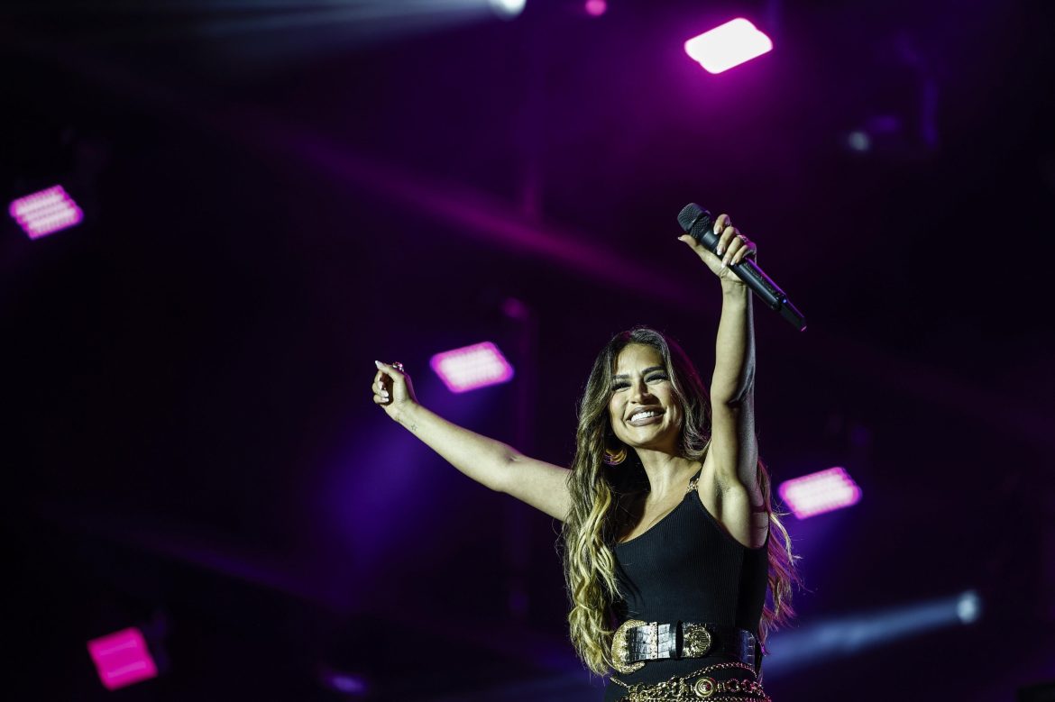 ‘o-brasil-conhece-o-planeta-atlantida’:-simone-mendes-enaltece-festival-e-fala-sobre-impacto-na-carreira