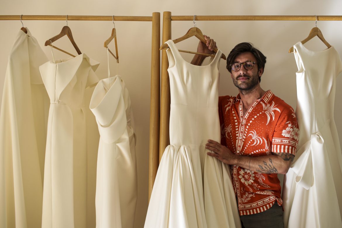 quem-e-o-unico-brasileiro-entre-os-25-melhores-estilistas-de-vestidos-de-noiva-do-mundo-(e-qual-e-o-segredo-das-criacoes)