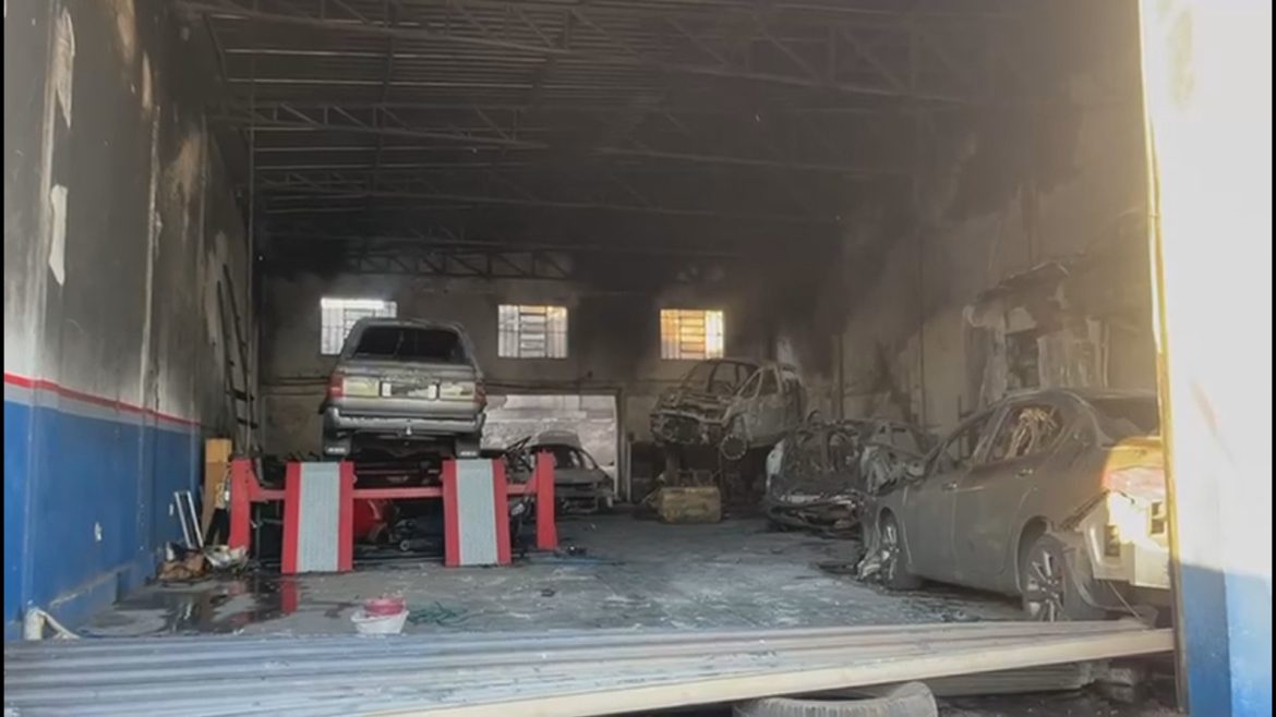 proprietario-e-resgatado-apos-incendio-de-grandes-proporcoes-atingir-oficina-em-pelotas