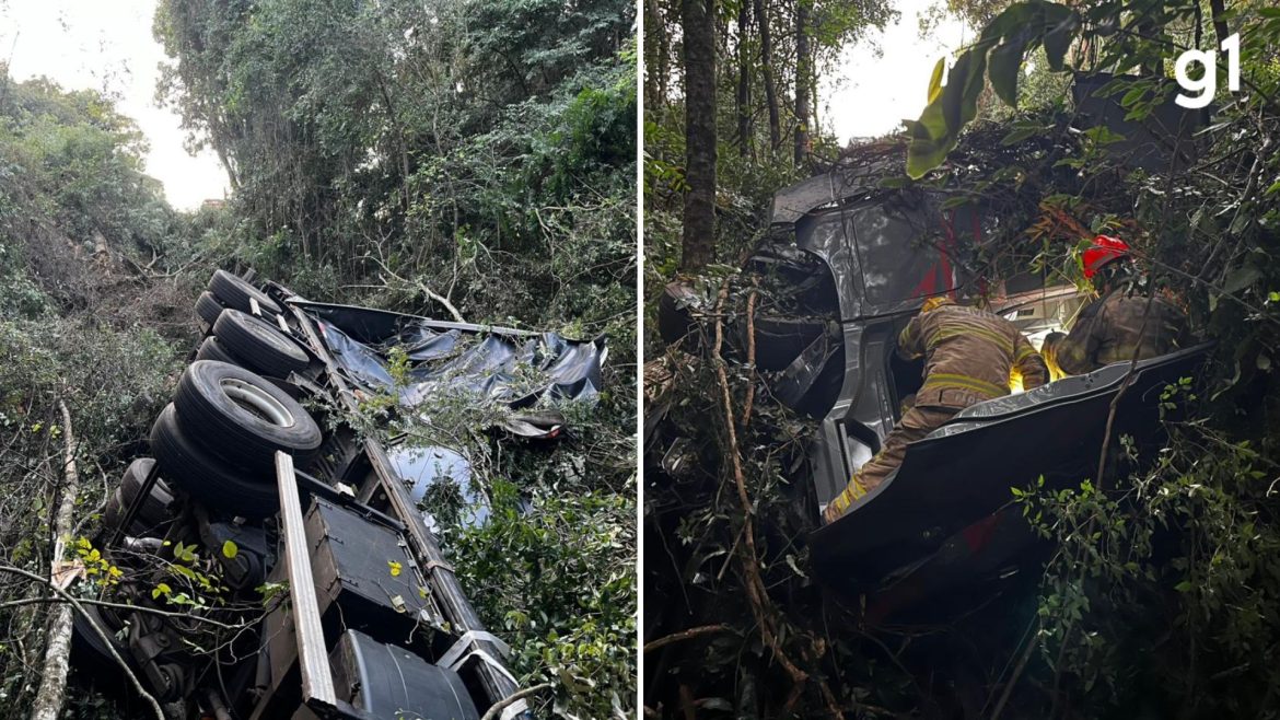 caminhoneiro-e-resgatado-apos-ficar-6-horas-preso-em-ferragens-depois-de-despencar-de-ribanceira-no-rs;-veja-video
